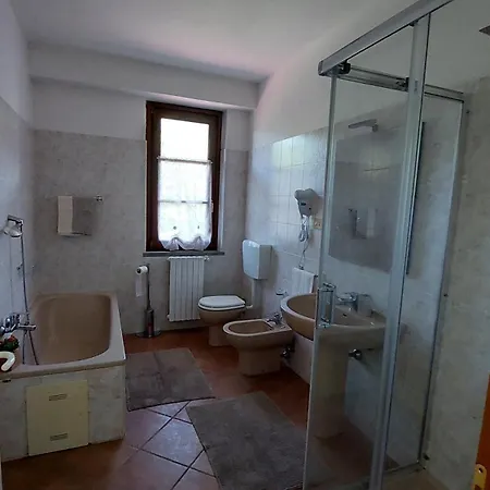 Cascina Della Chiesa Alojamento de Acomodação e Pequeno-almoço Ponzone